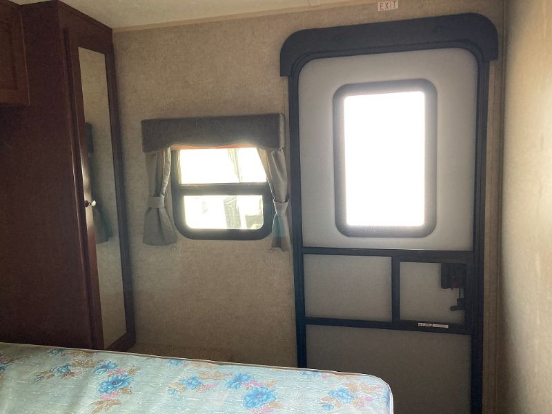 2015 Forest River Rockwood Ultra Lite 2604WS - Image 27