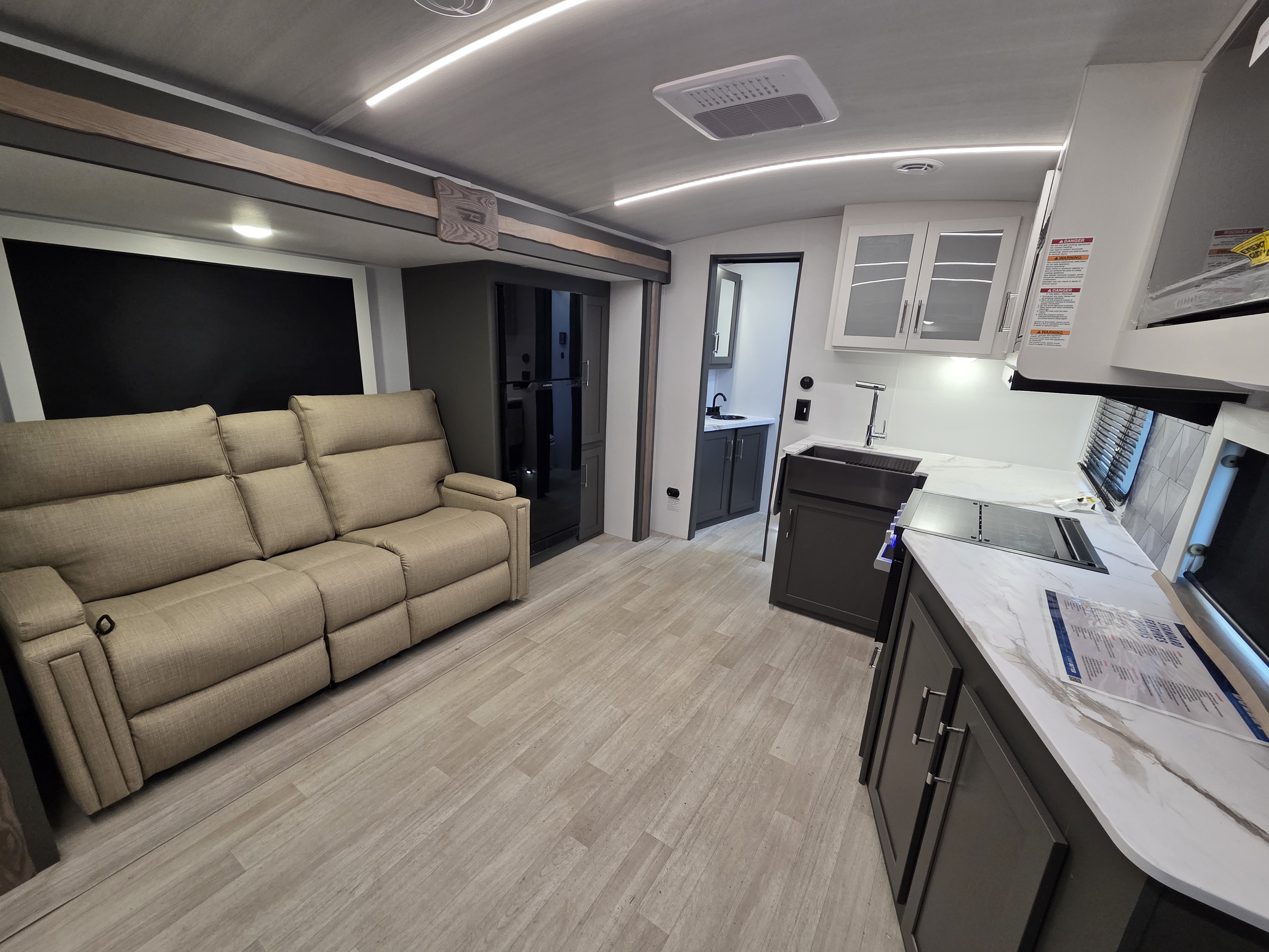 2025 Keystone Bullet Crossfire 2530RD - Image 5