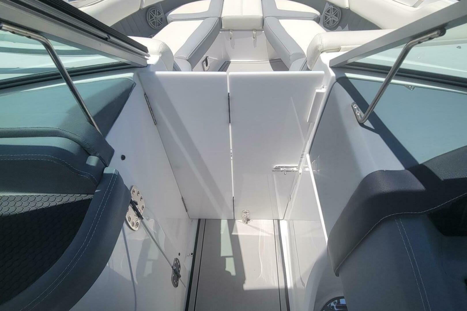 2018 Cobalt 26SD Base - Image 9
