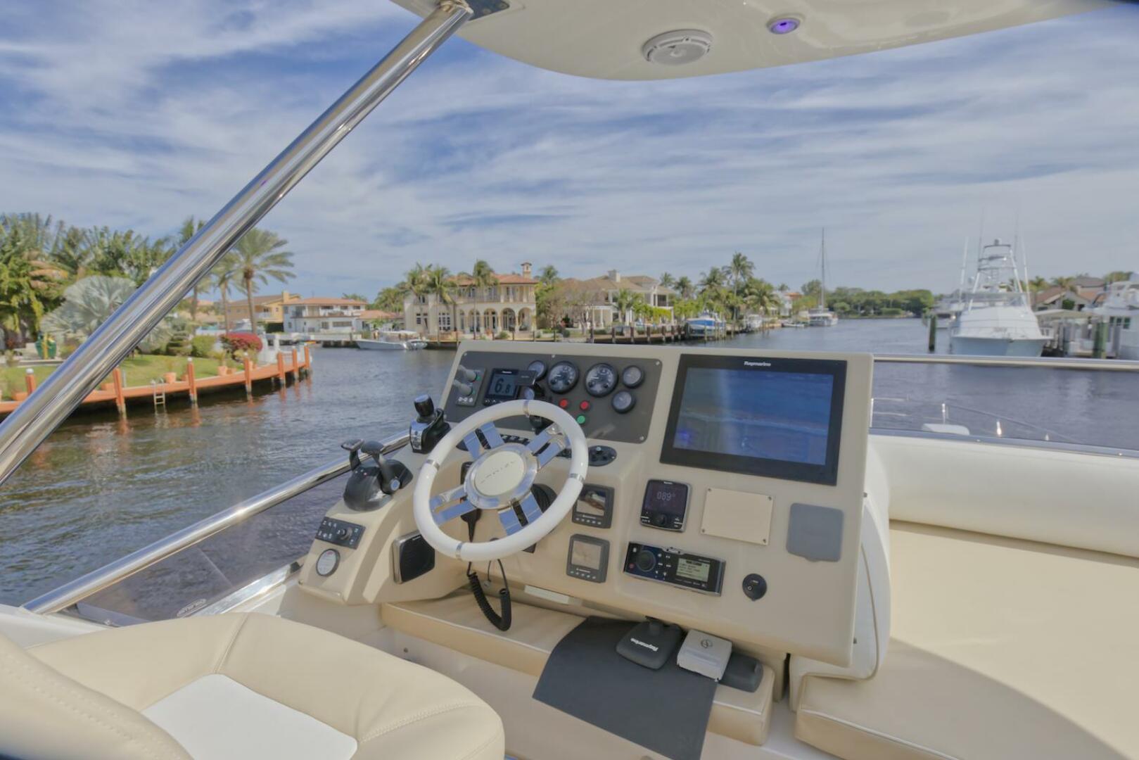 2015 Azimut 64 Flybridge - Image 10