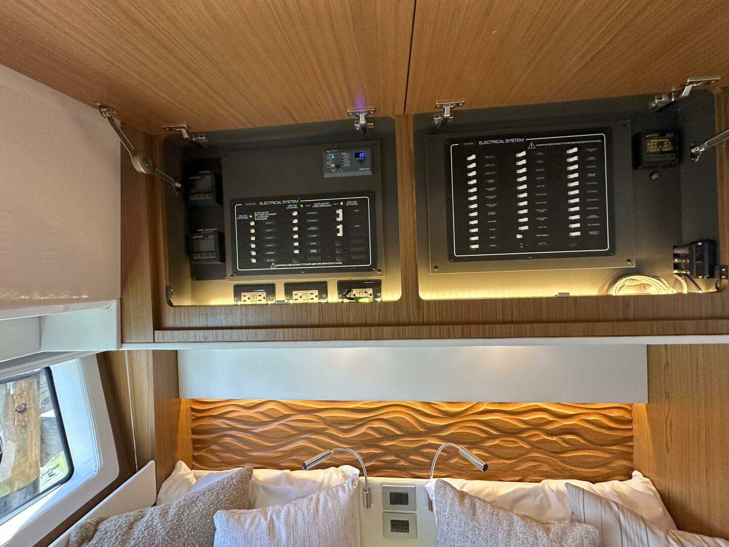 2025 Tiara Yachts EX 60 - Image 21