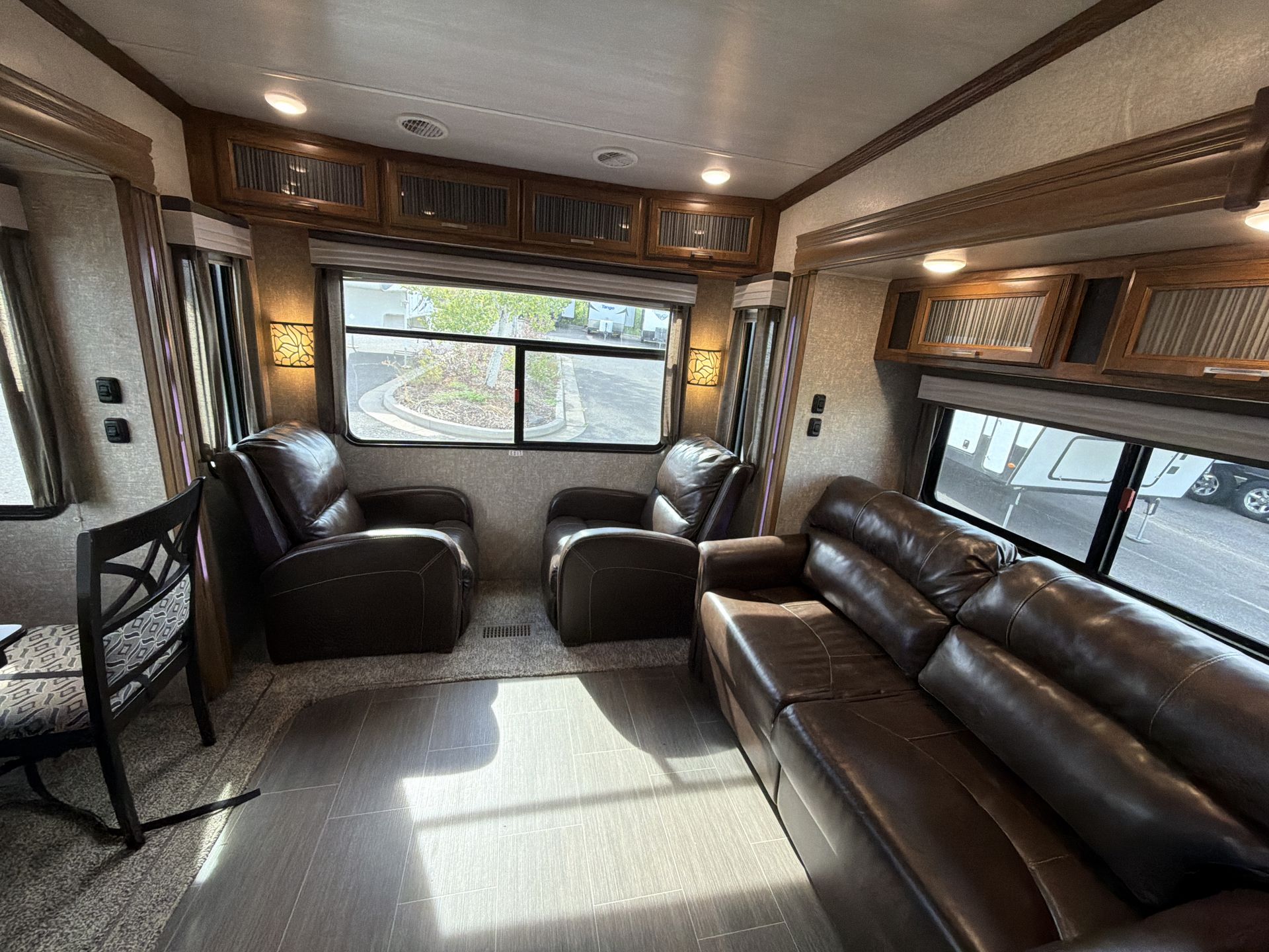 2018 Heartland Sundance XLT SD XLT 289 TS - Image 15