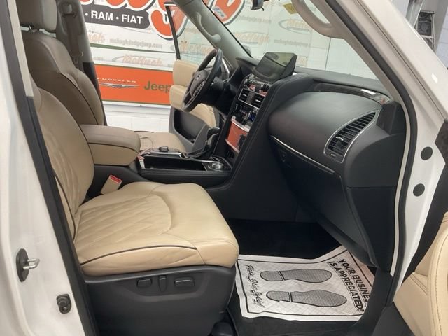 2022 Nissan Armada Utility 4D Platinum AWD - Image 32