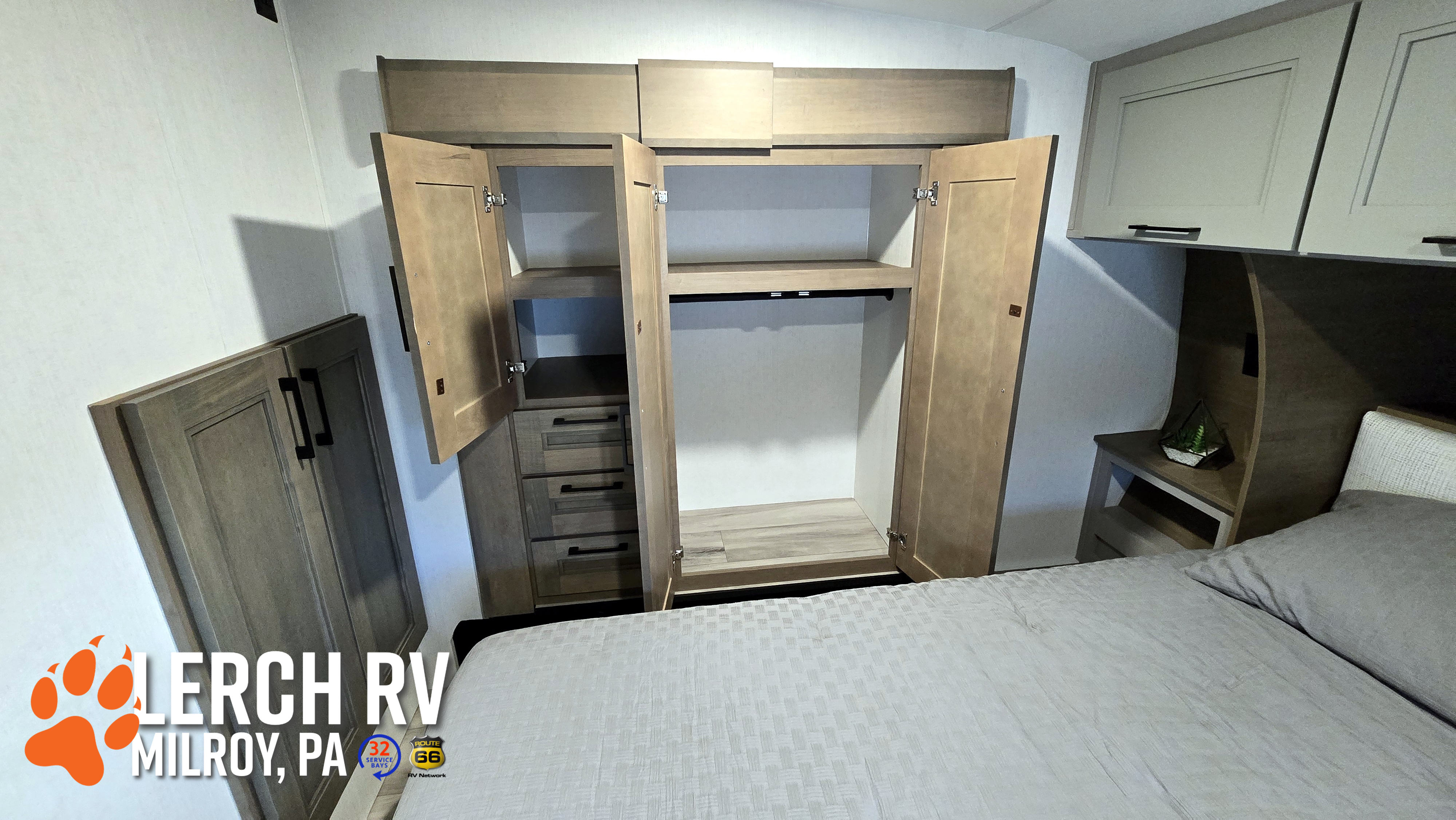 2026 KZ RV Durango HT D240RKD - Image 32