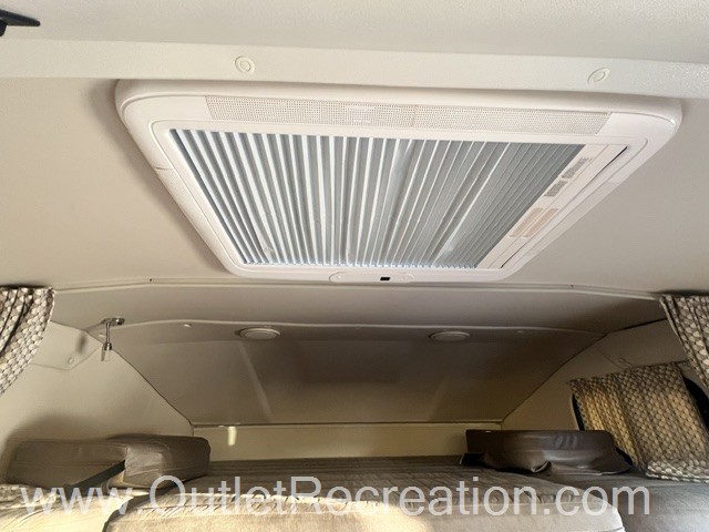 2019 Winnebago View 24D - Image 12