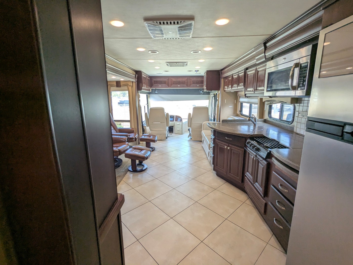 2011 DAMON ASTORIA 40KT - Image 34