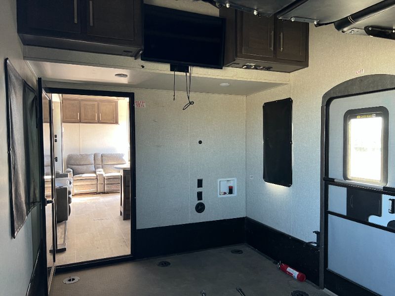 2019 Keystone Raptor 423 - Image 9