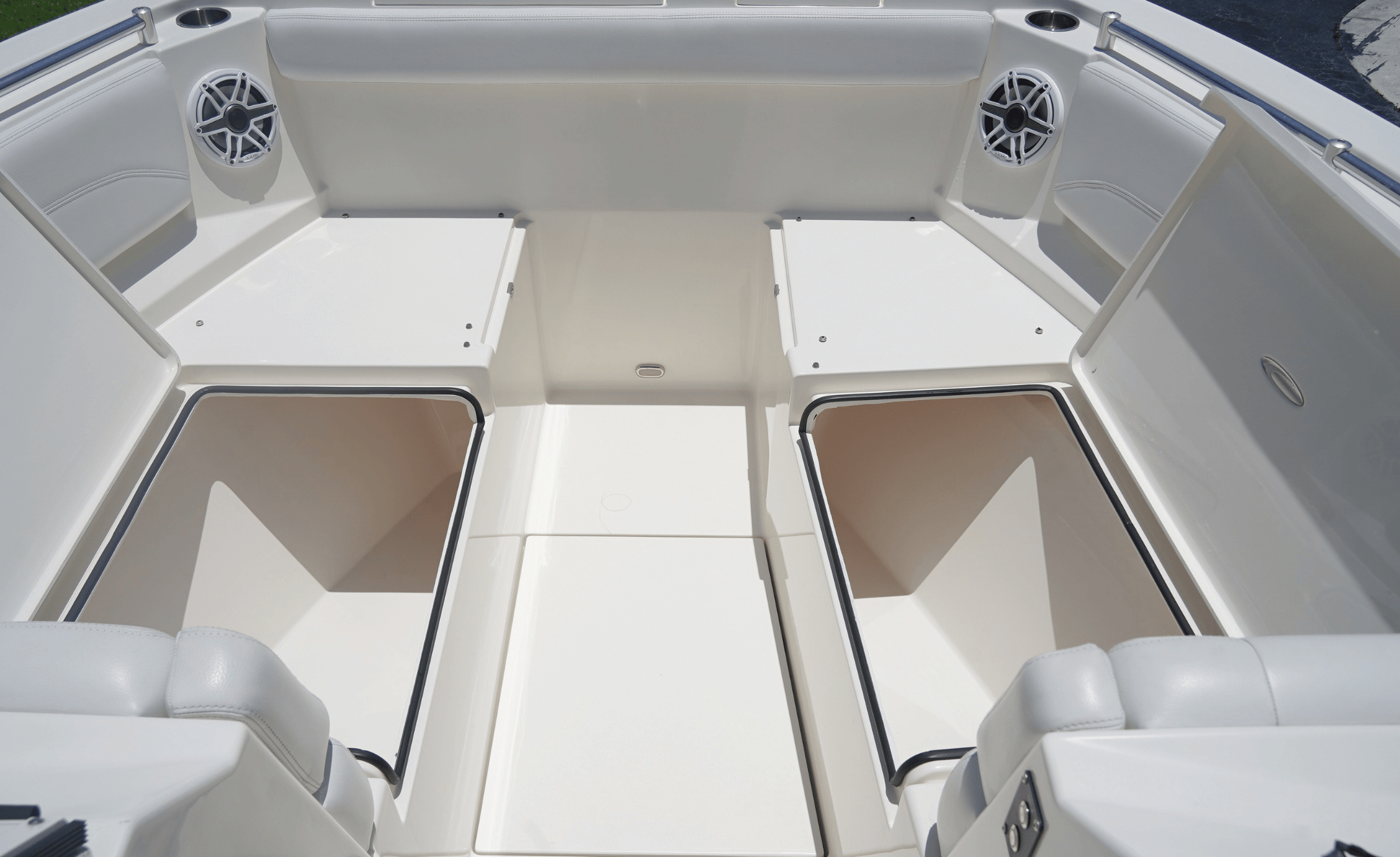 2021 COBIA 330DC - Image 43