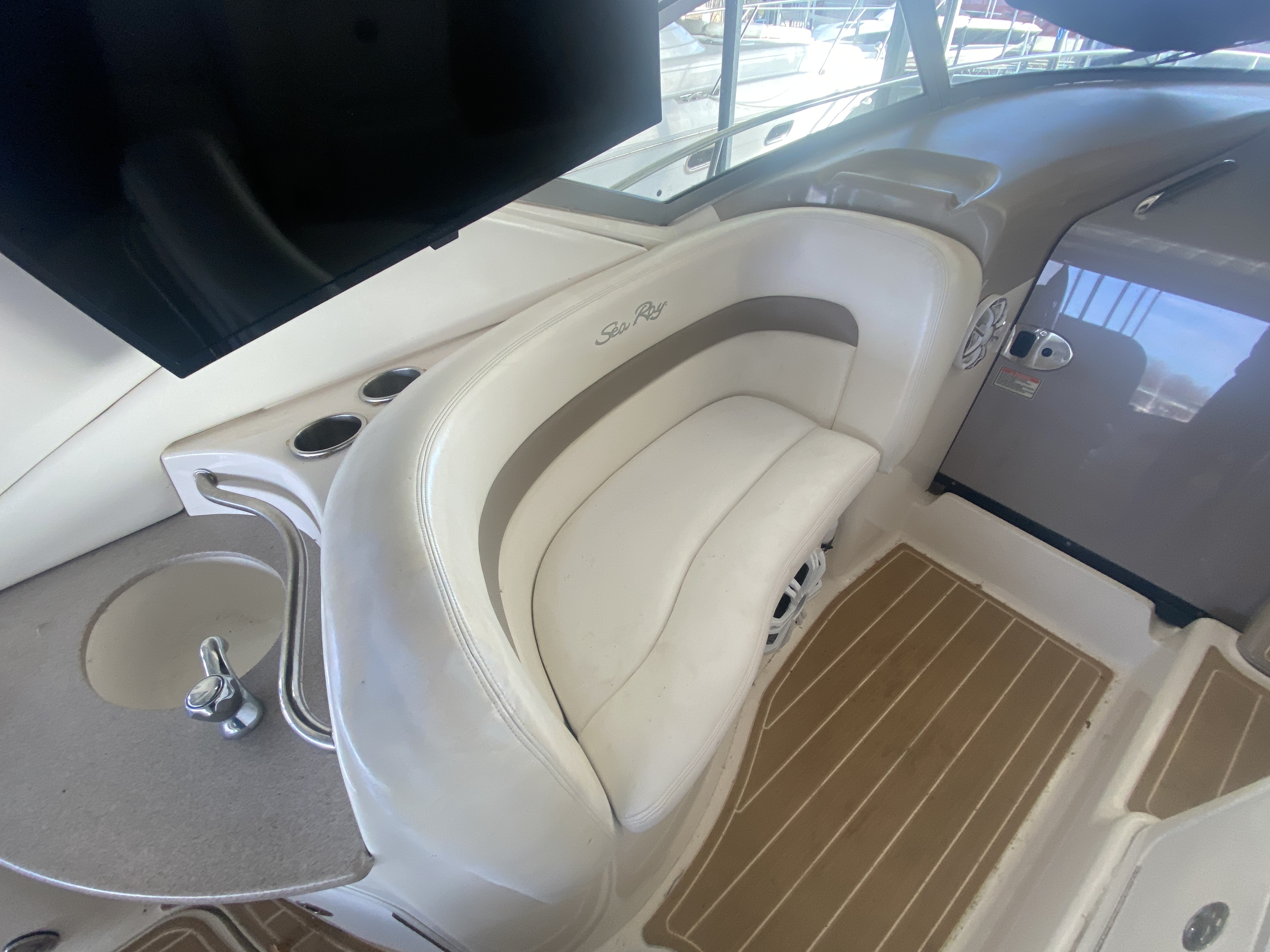 2004 Sea Ray Sundancer 320 - Image 19