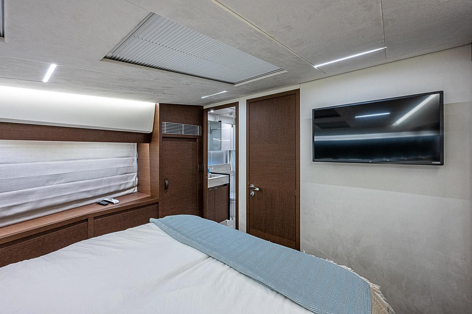 2022 Prestige 520 Fly - Image 35