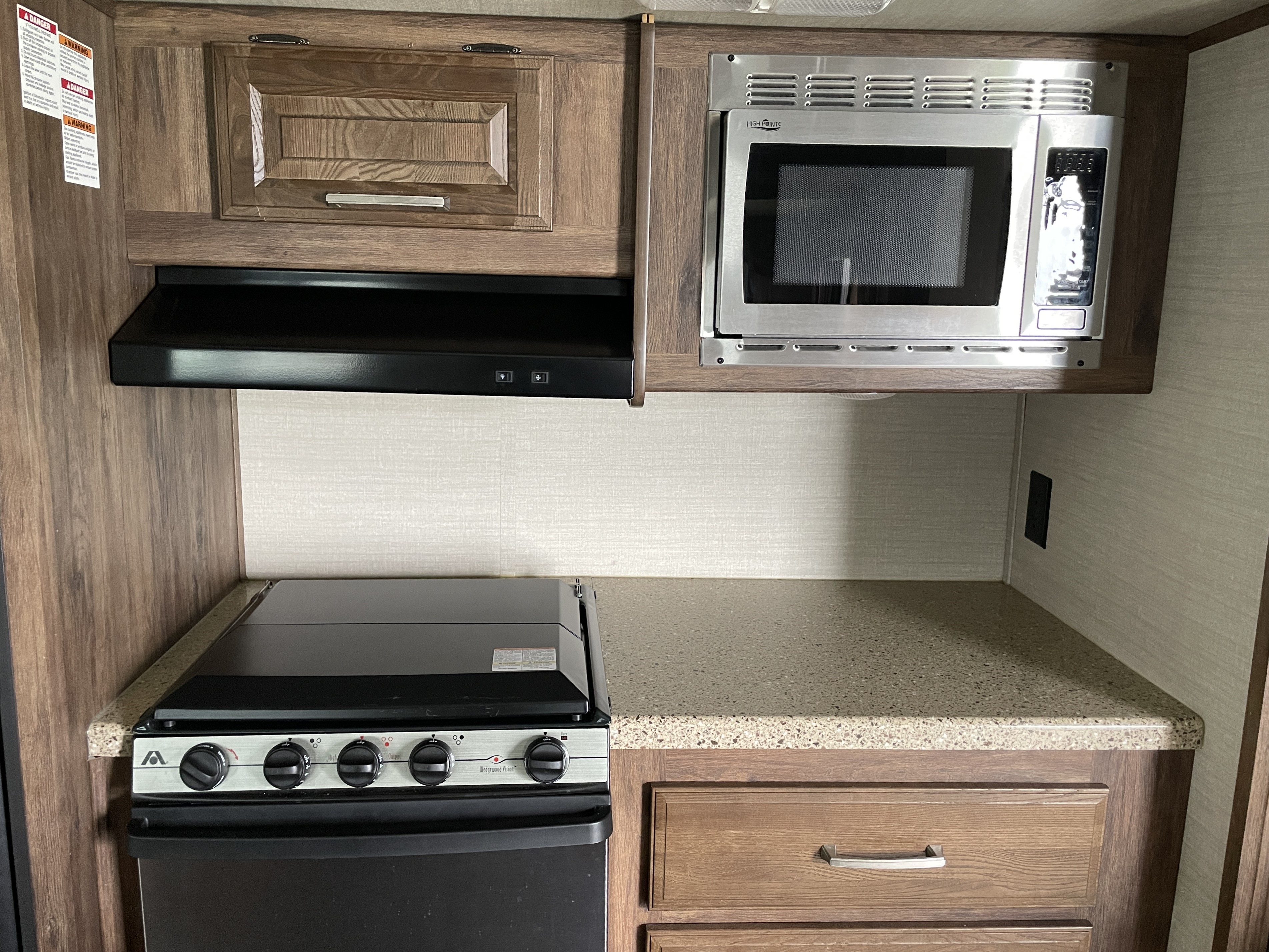 2016 Keystone RV Cougar Half-Ton 30RLI - Image 13