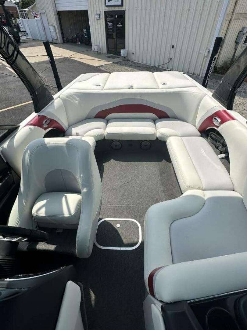2007 Malibu 21 V-Ride Base - Image 8