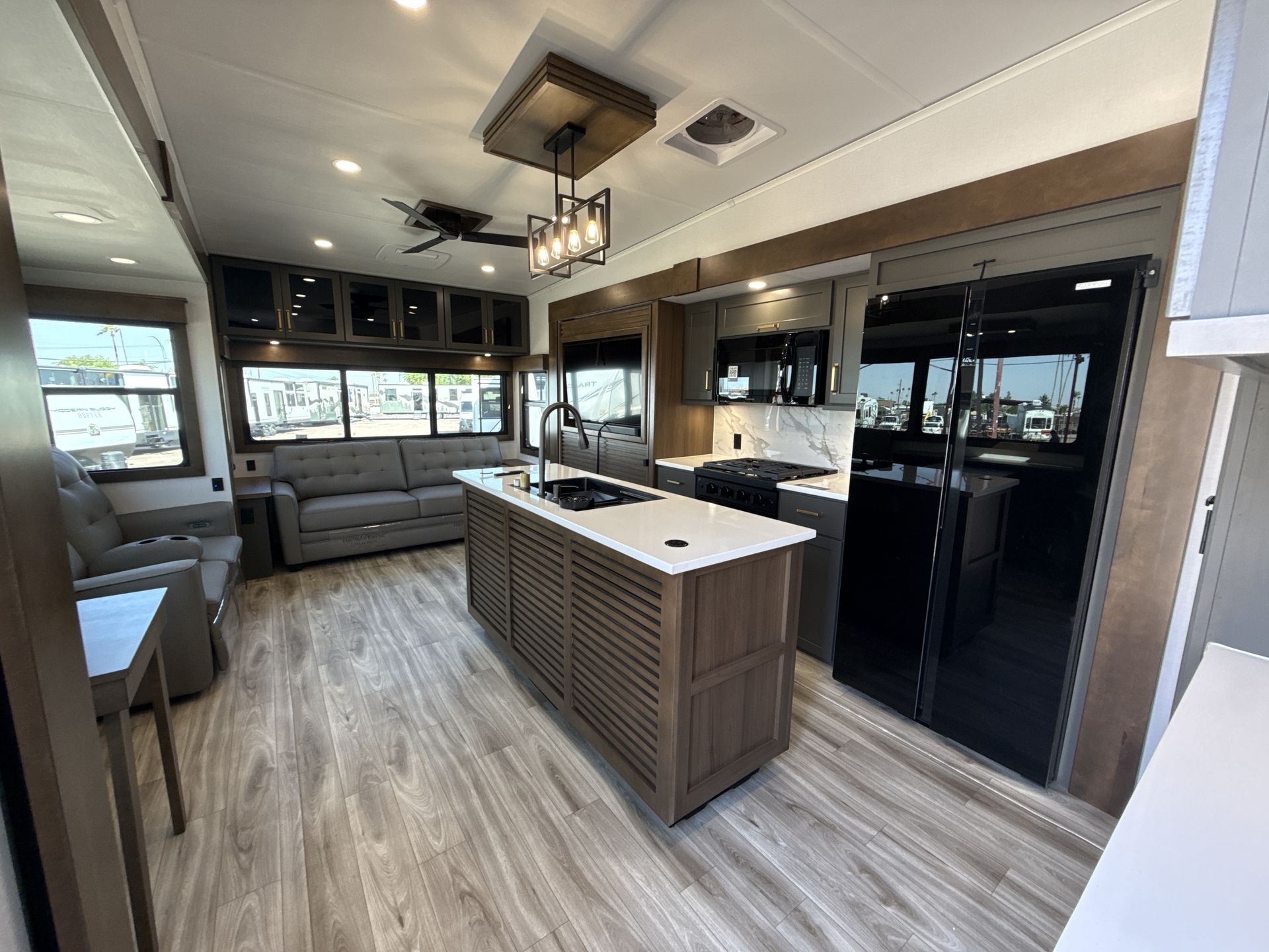 2027 Keystone Montana High Country 290RL - Image 10