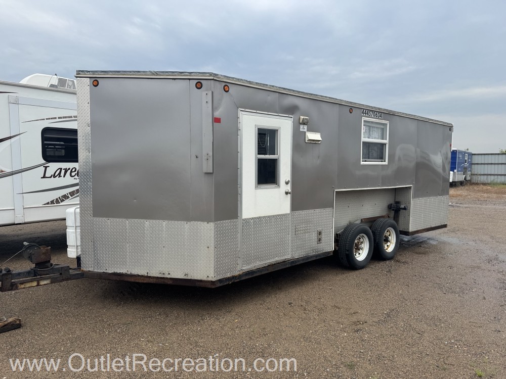 2007 ICE CASTLE TOY HAULER 8X20 - Image 3