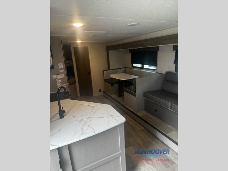 2025 COACHMEN VIKING 262DBS - Image 17
