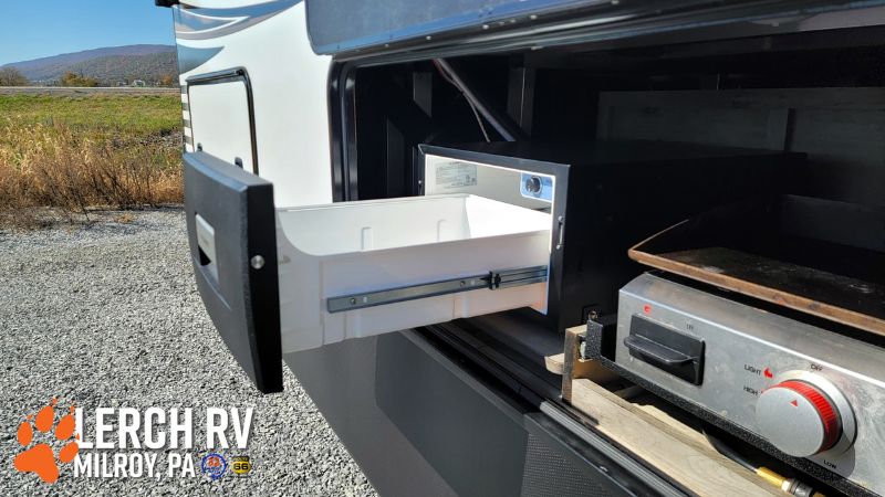 2022 KZ RV Durango Gold G387FLF - Image 13