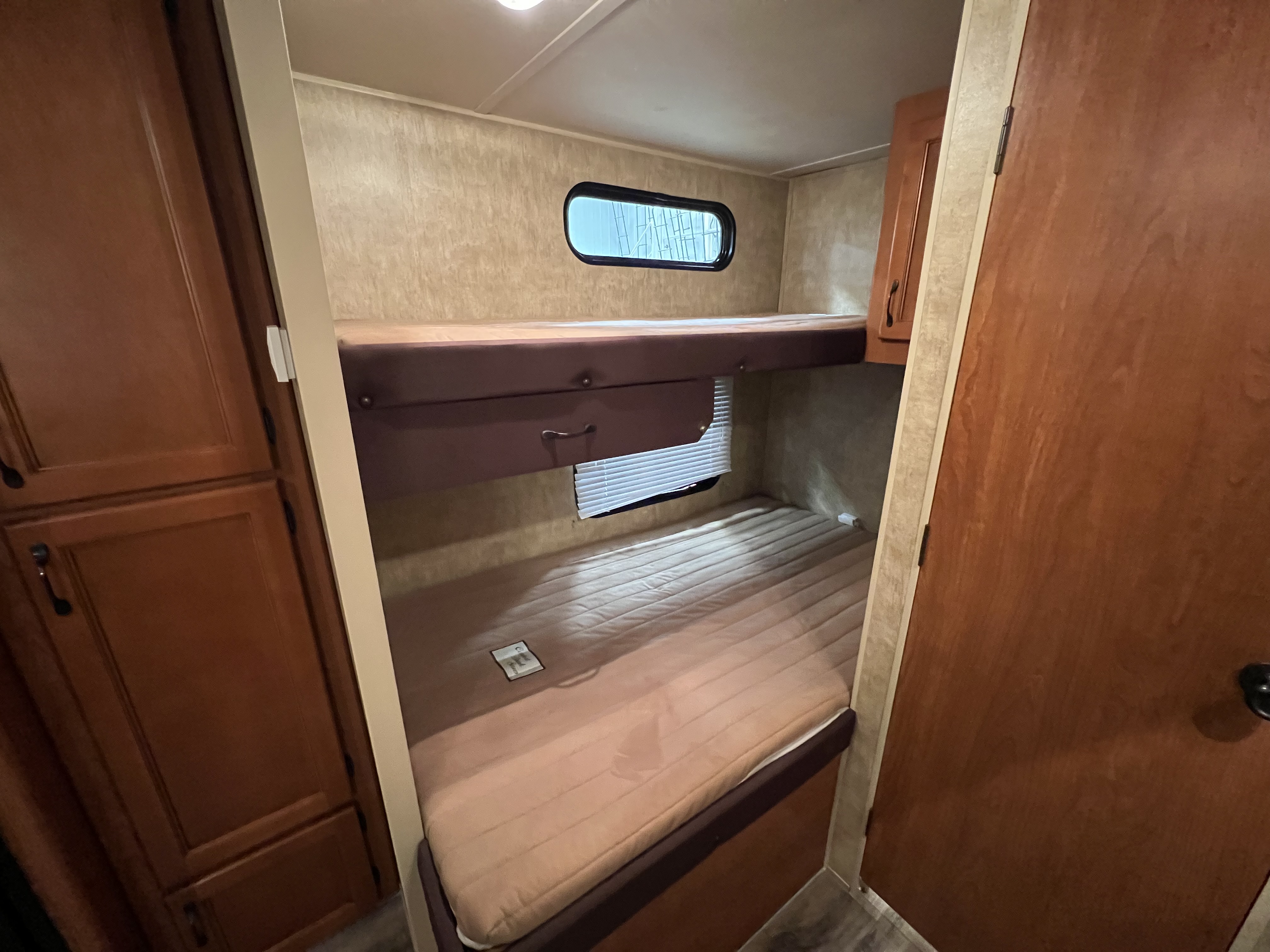 2013 CHEROKEE GREY WOLF 28BHG - Image 17