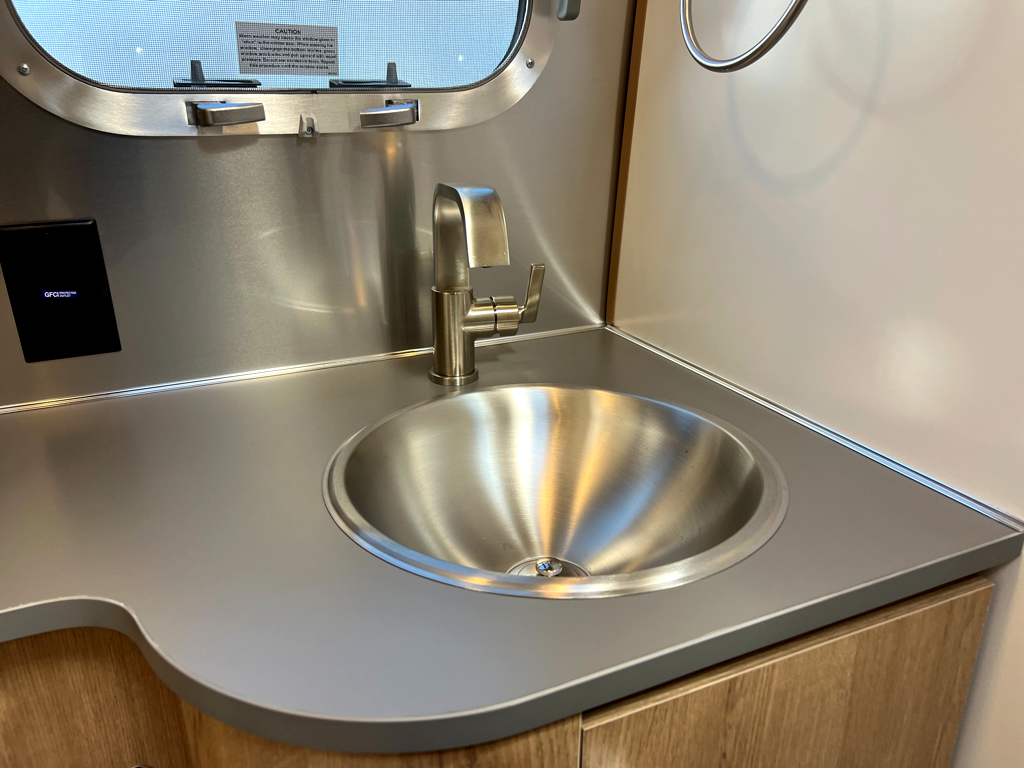 2027 AIRSTREAM TRADE WIND 27FBQ - Image 21
