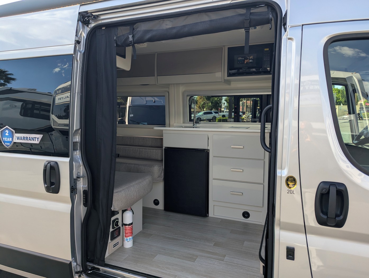 2027 Thor Motor Coach Tellaro 20L - Image 12