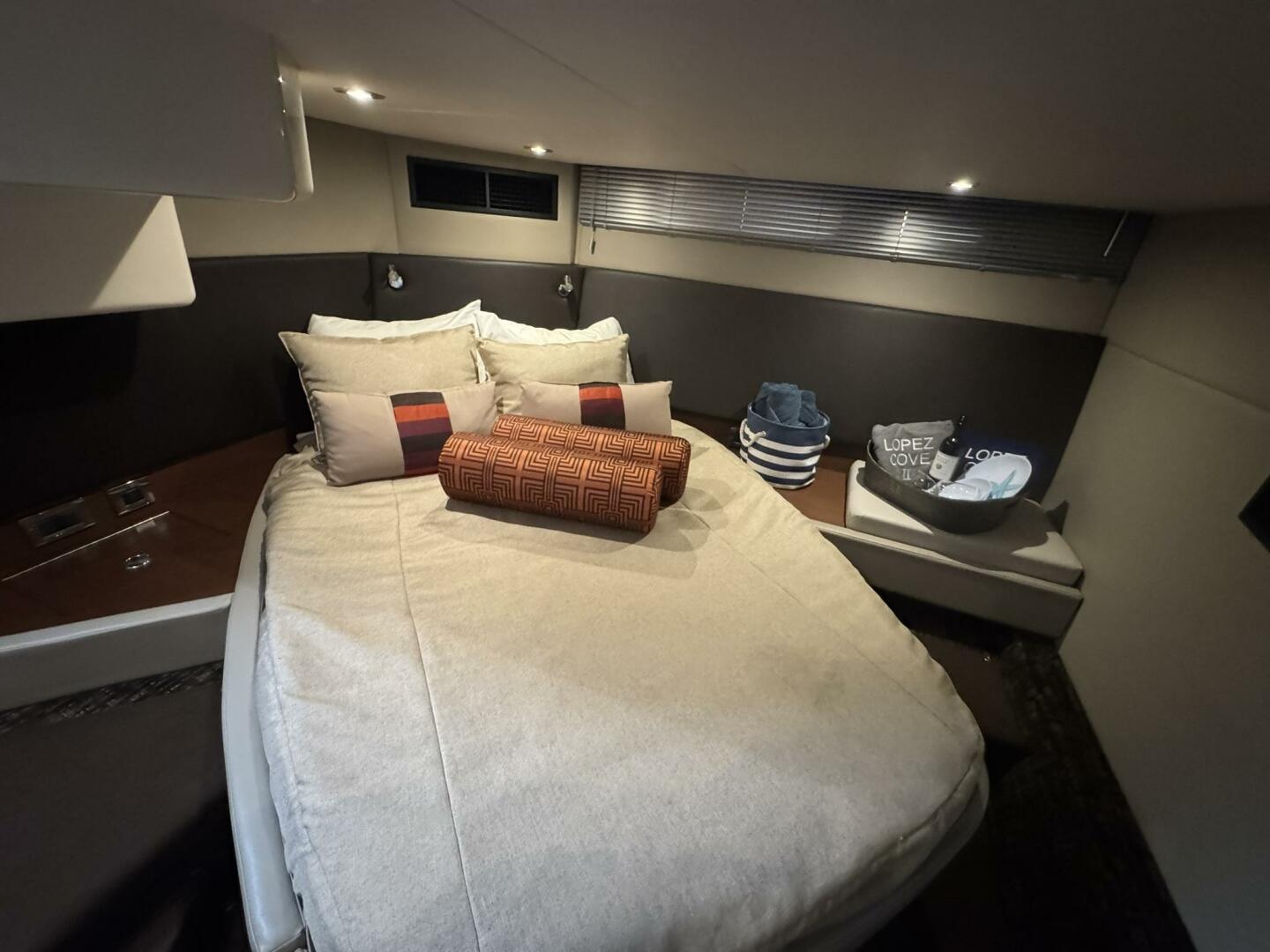 2016 Sea Ray 470 Sundancer - Image 17