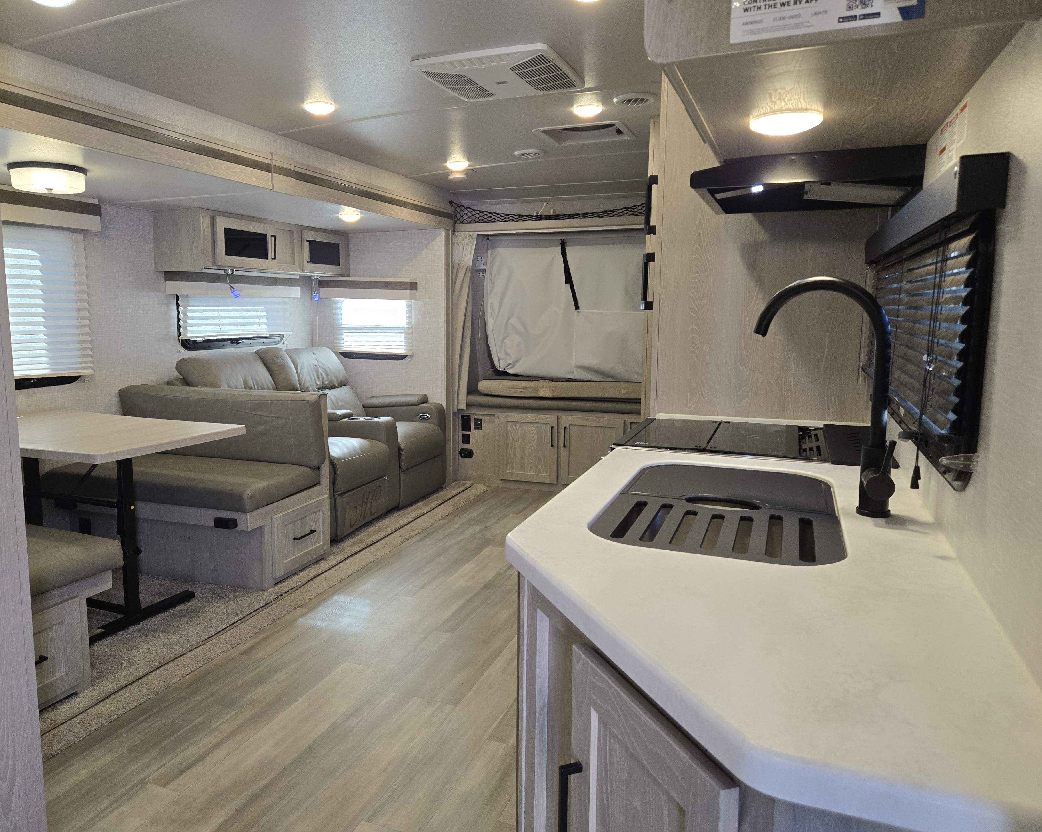 2022 Forest River Rockwood Roo 235S - Image 9
