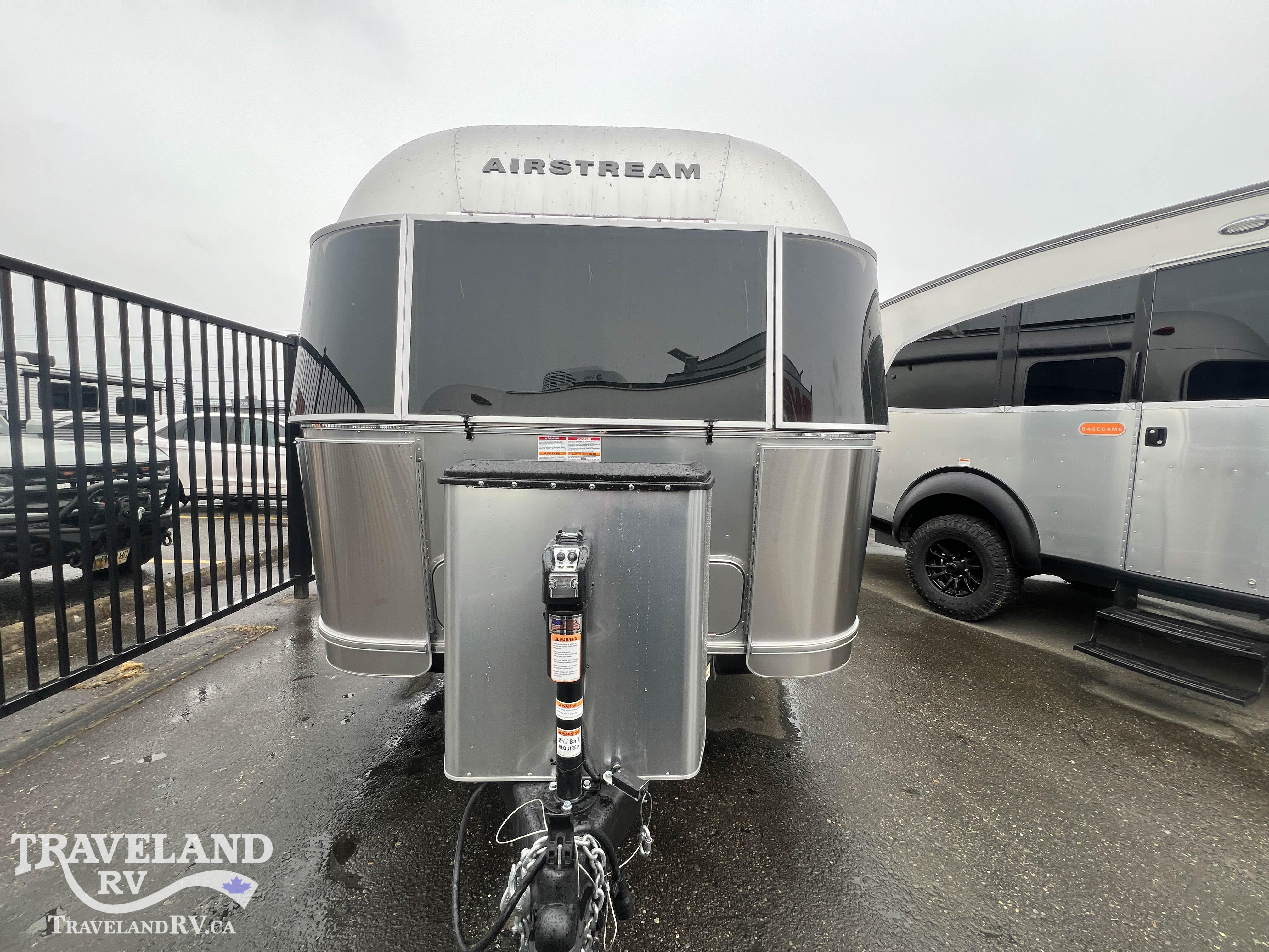 2026 AIRSTREAM 23FBT INTERNATIONAL - Image 3