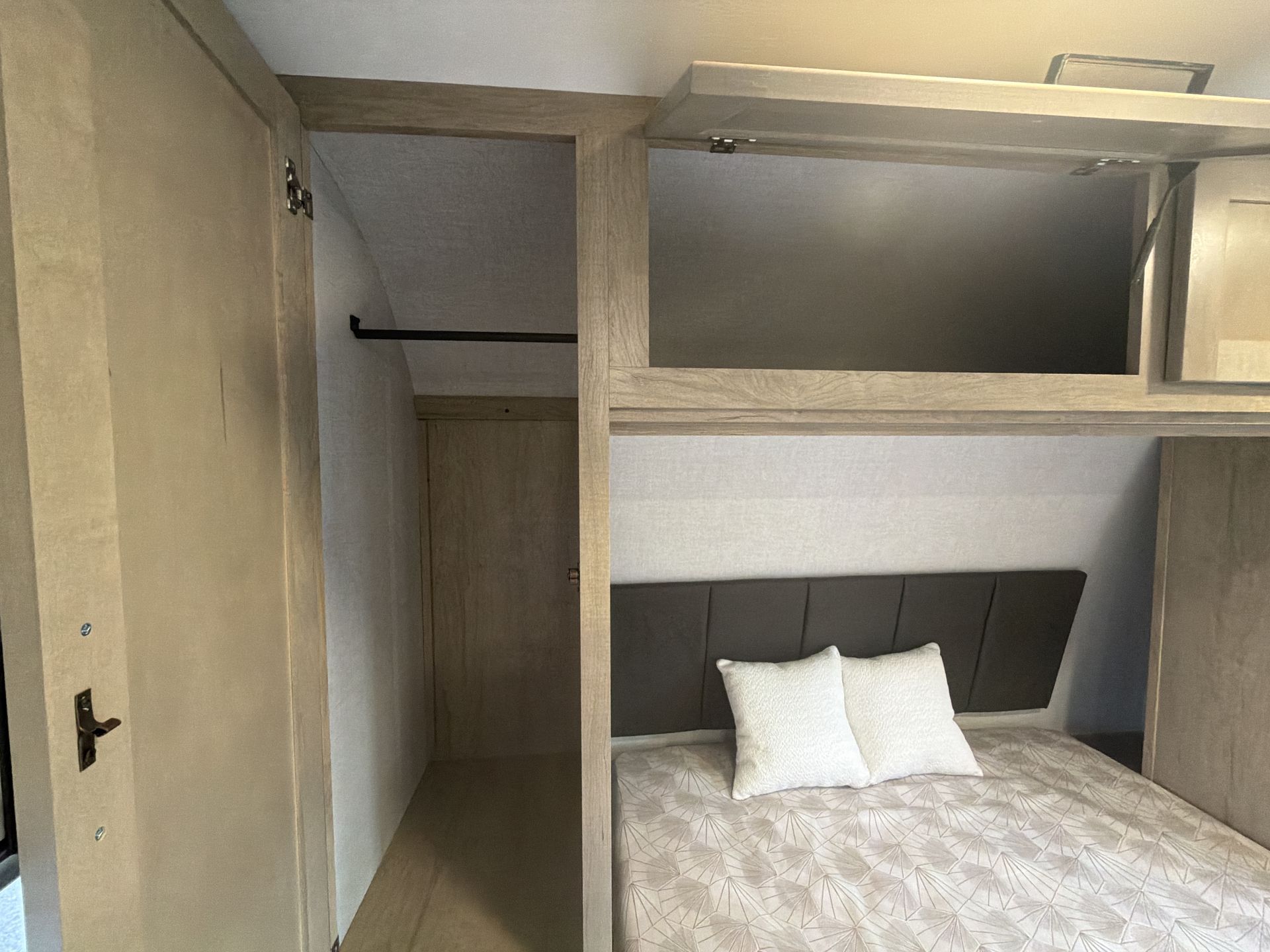 2027 Ember RV Touring Edition 2200ETL - Image 45