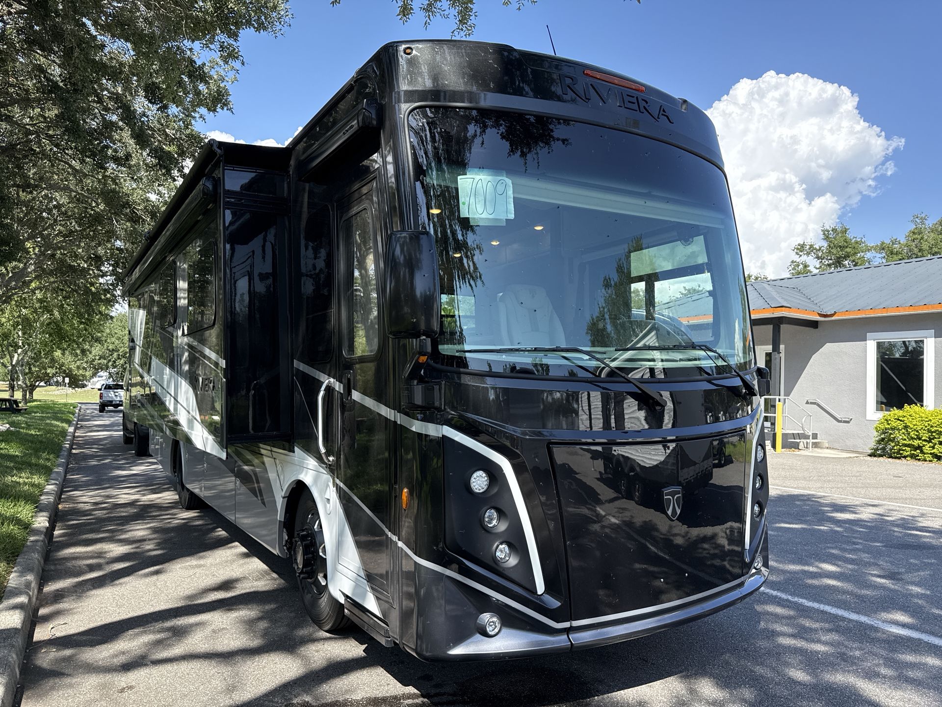 2026 Thor Motor Coach Riviera