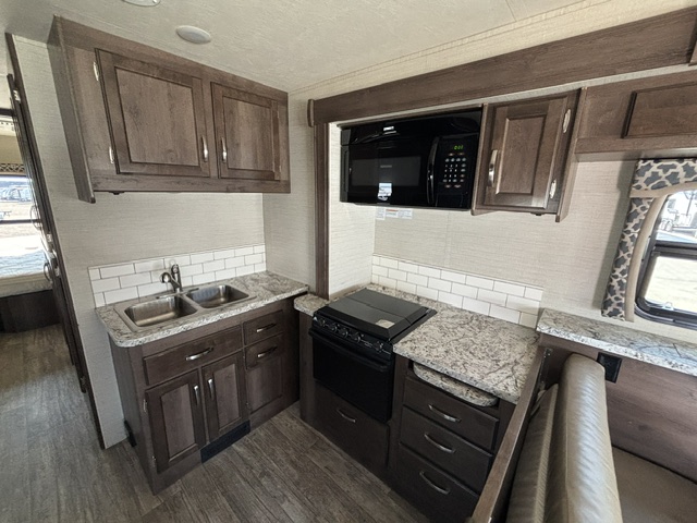 2018 Jayco Alante 31R - Image 17