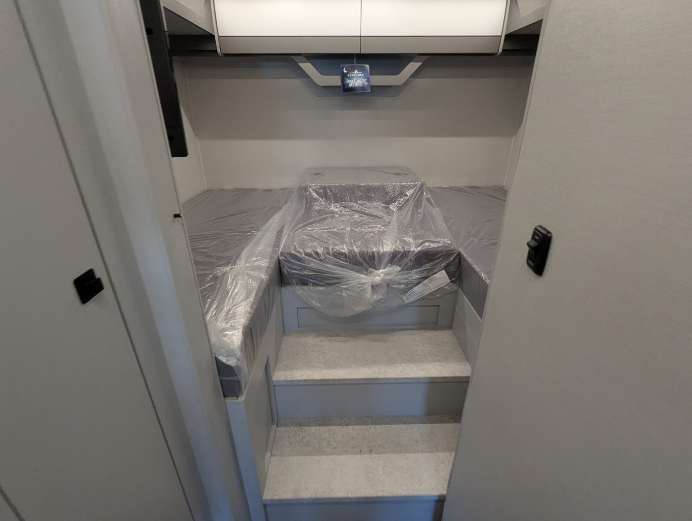 2026 Coachmen Euro 25TB - Image 20
