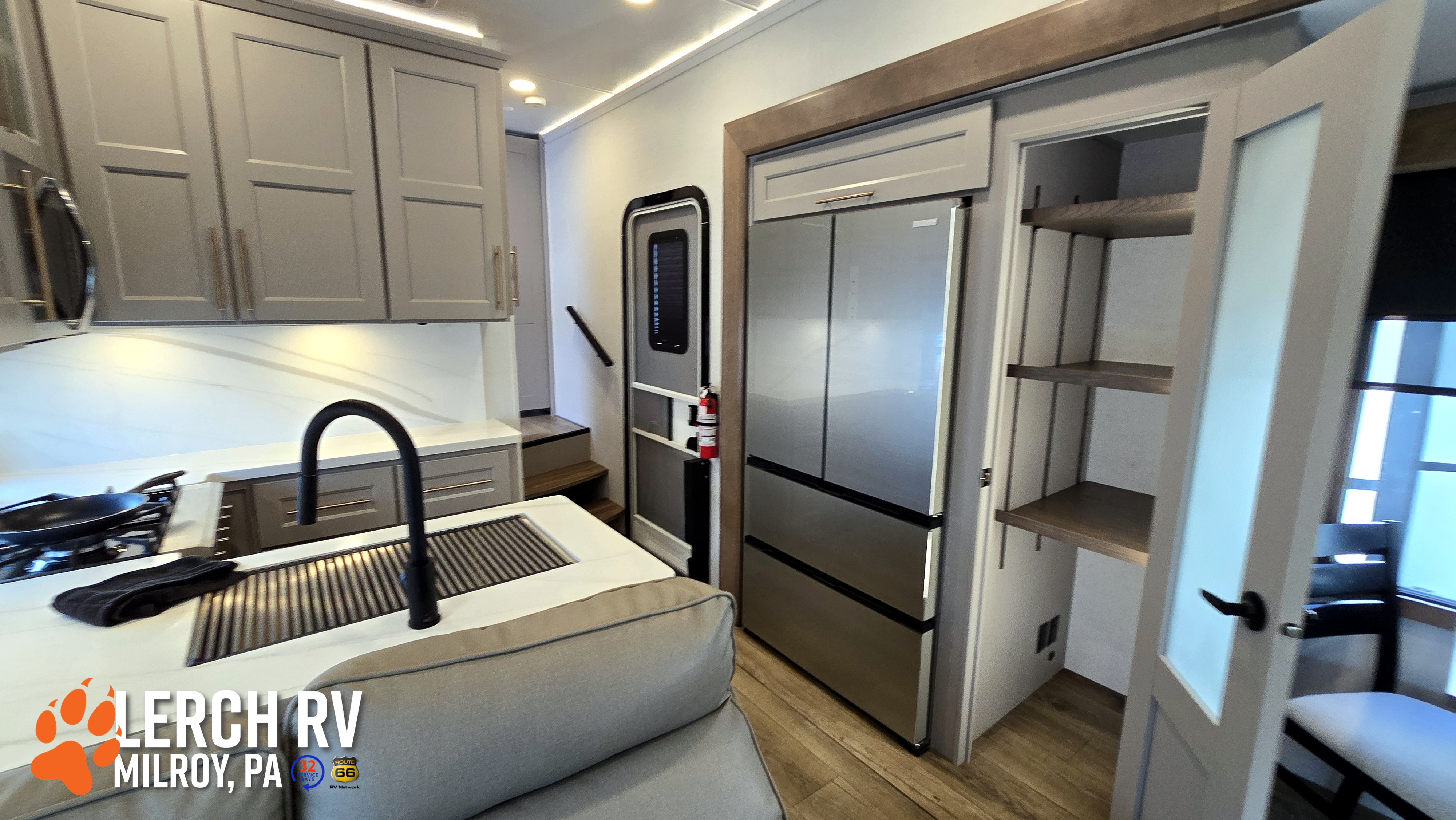 2025 Alliance RV Paradigm 395DS - Image 31