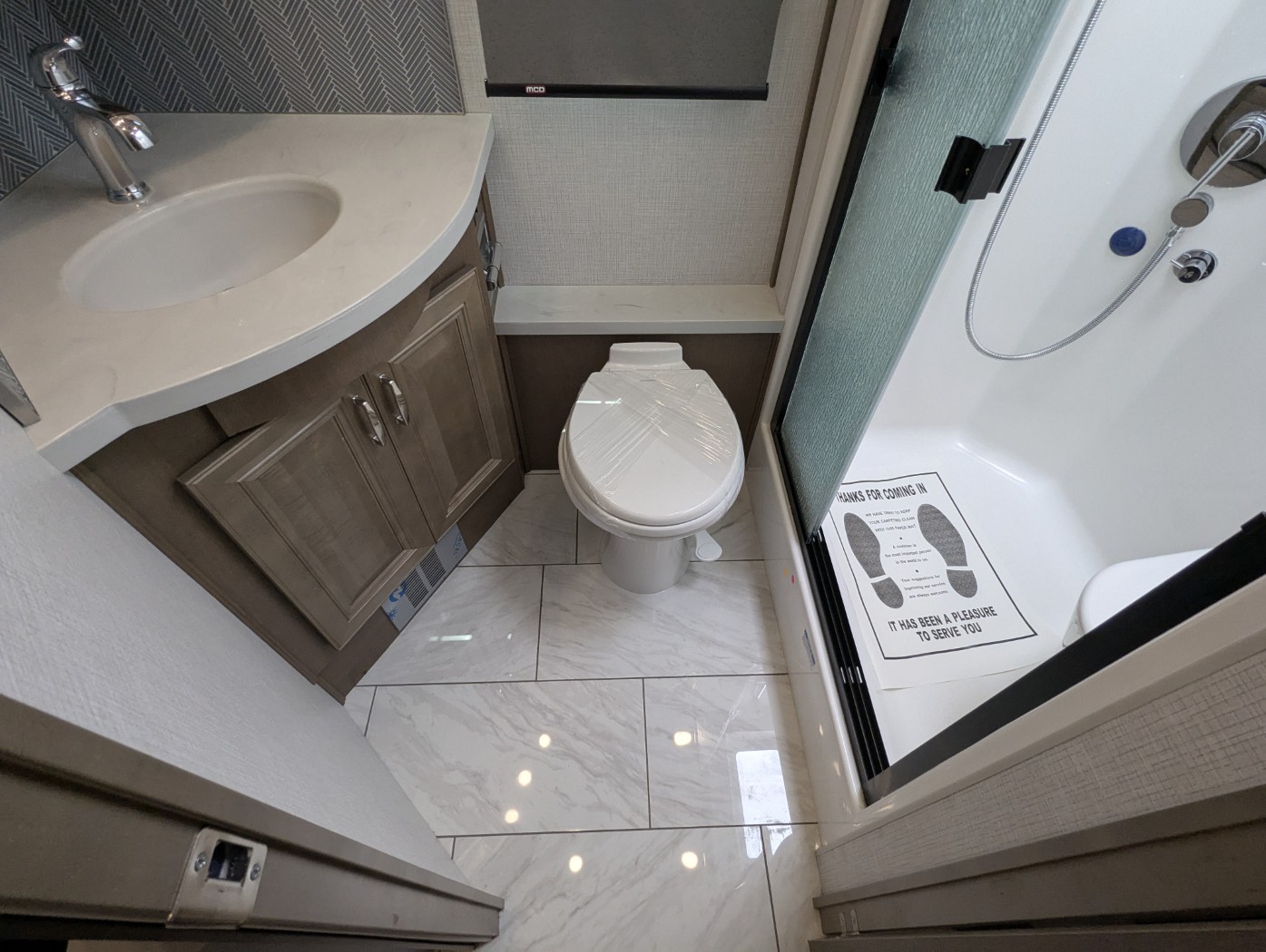 2026 Fleetwood Discovery 38N - Image 22