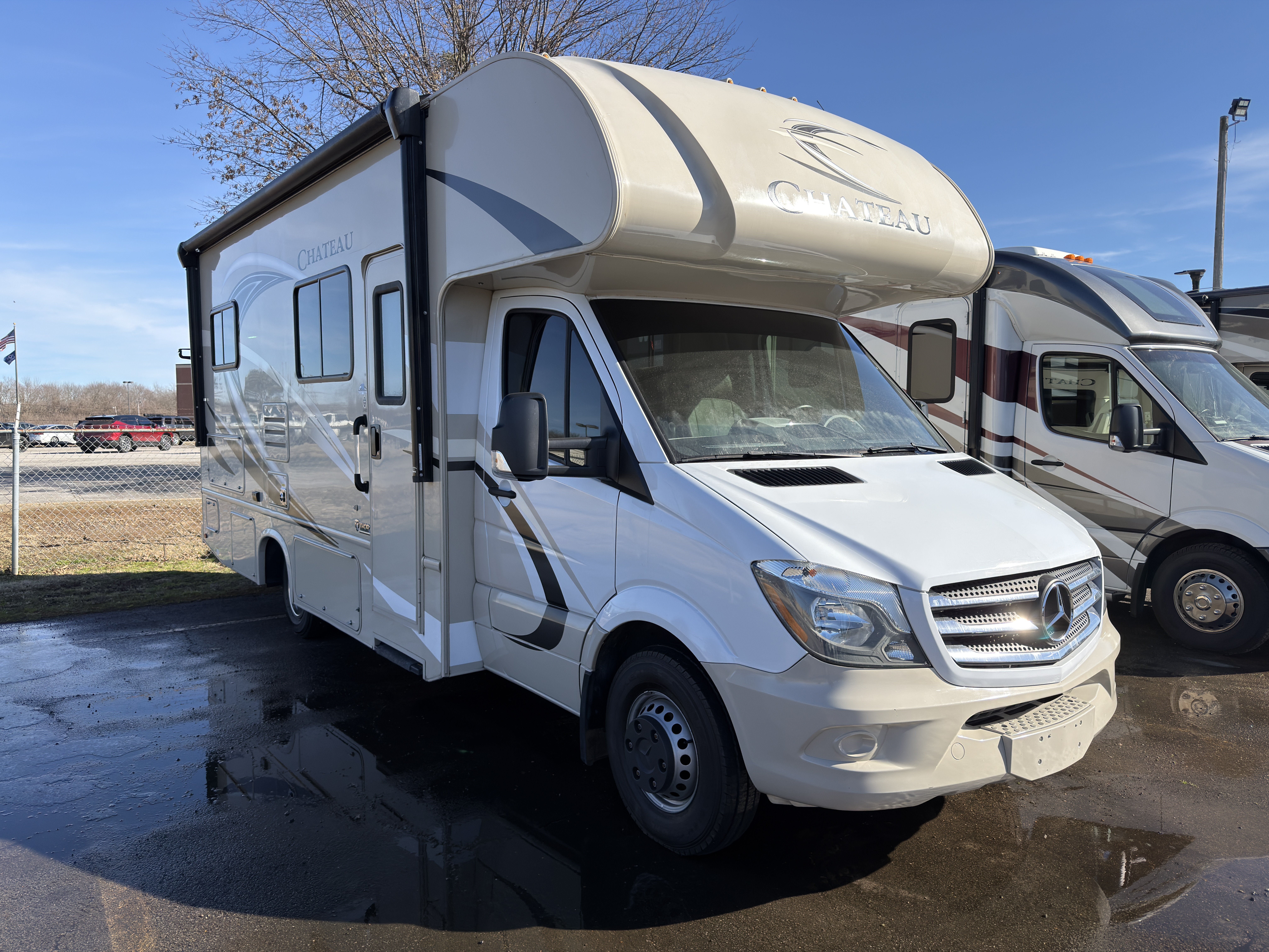2018 Thor Motor Coach Chateau Sprinter 24WS - Image 1