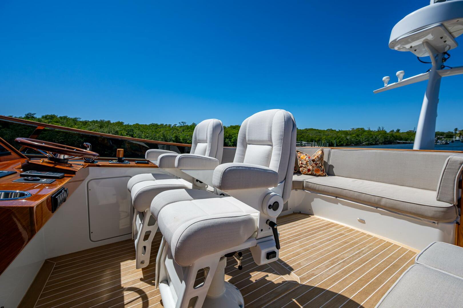 2021 Hinckley Talaria 55 Flybridge MKII - Image 13
