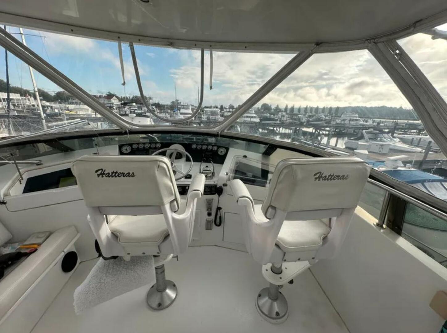 1994 Hatteras 48 Cockpit Motor Yacht - Image 5