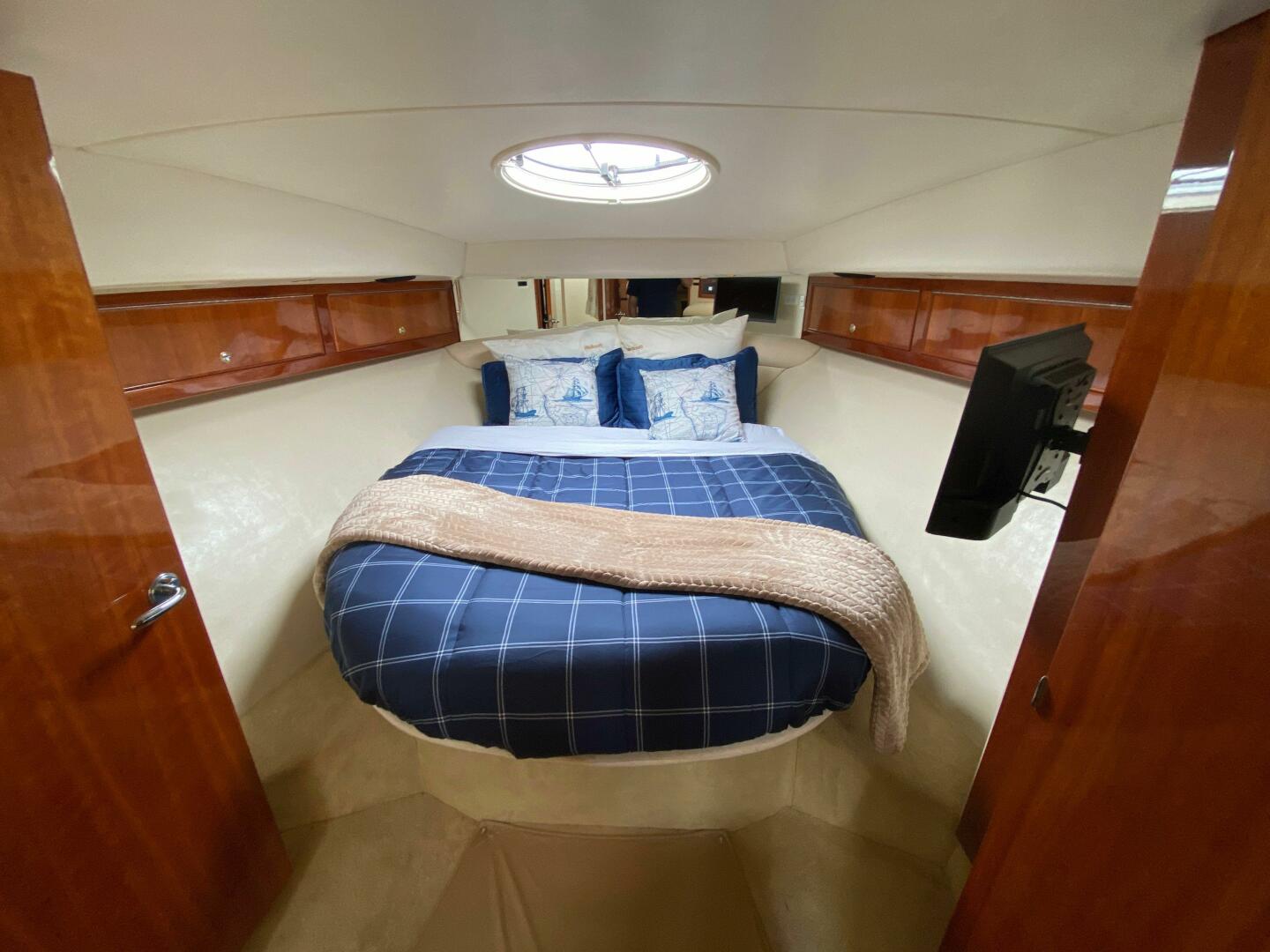 2002 Riviera 47 Excalibur - Image 2