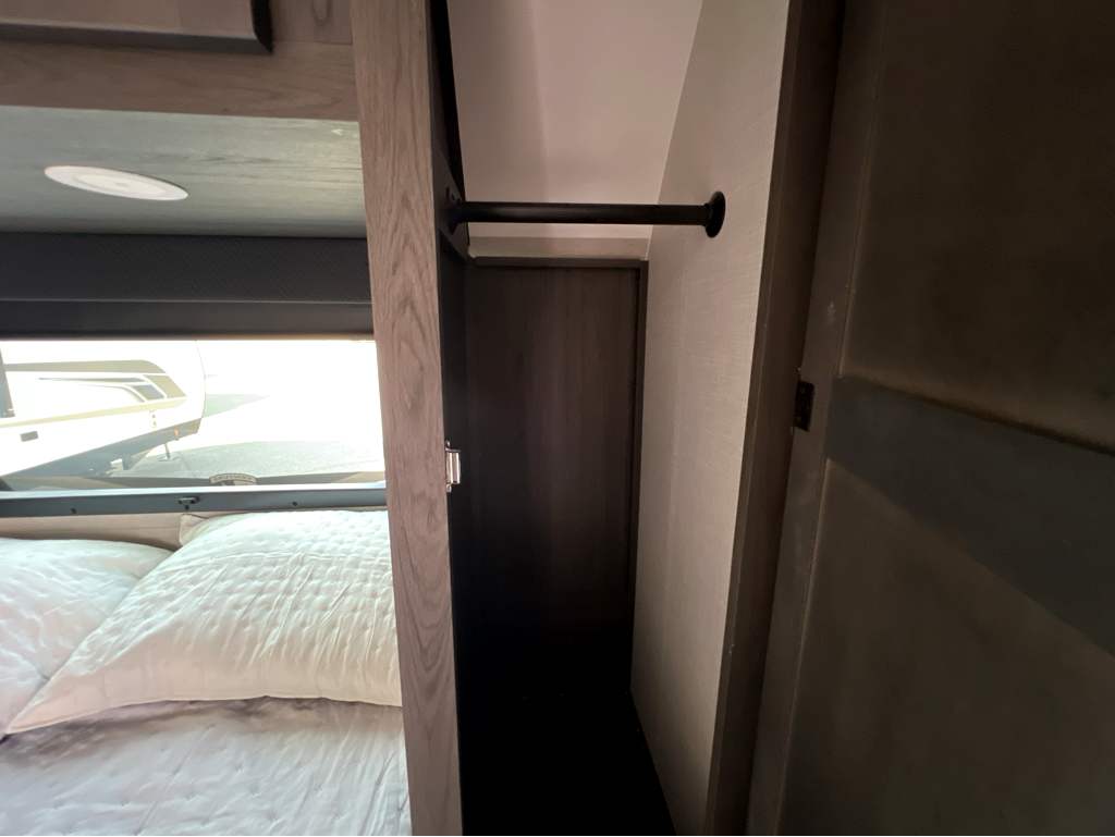 2026 VENTURE RV SPORTTREK 271VRB - Image 22