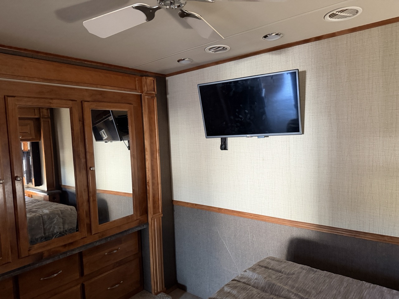 2016 Tiffin Allegro 35 QBA - Image 16