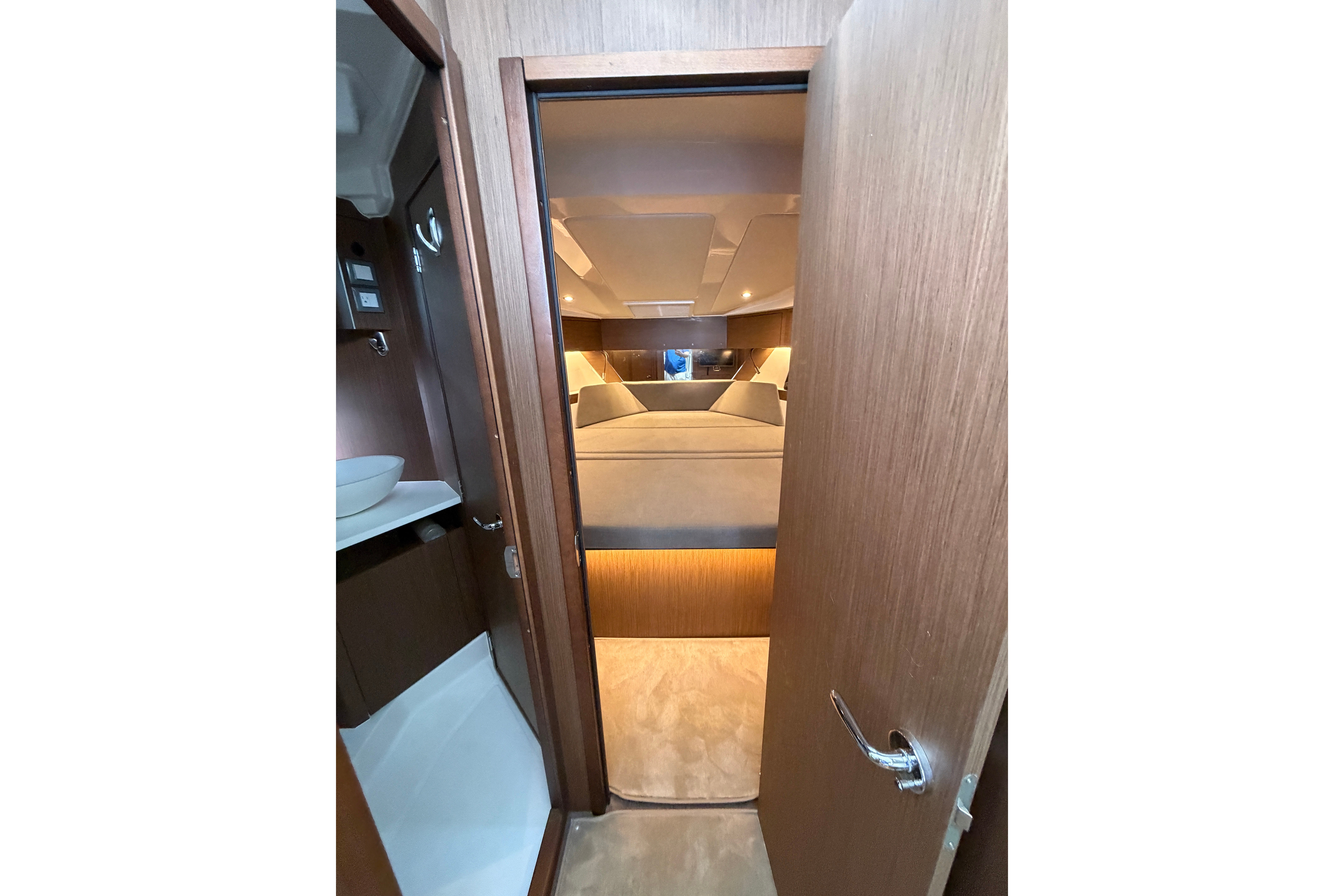 2023 Beneteau Antares 11 OB - Image 61