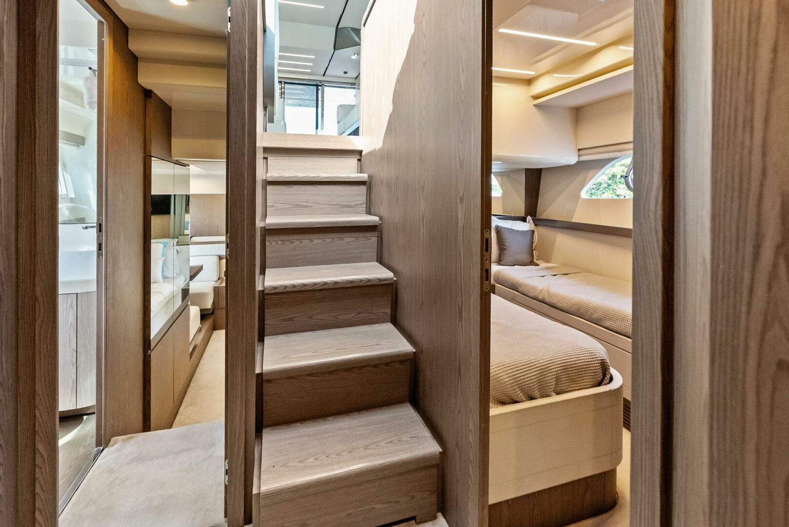 2018 Ferretti Yachts 800 - Image 30