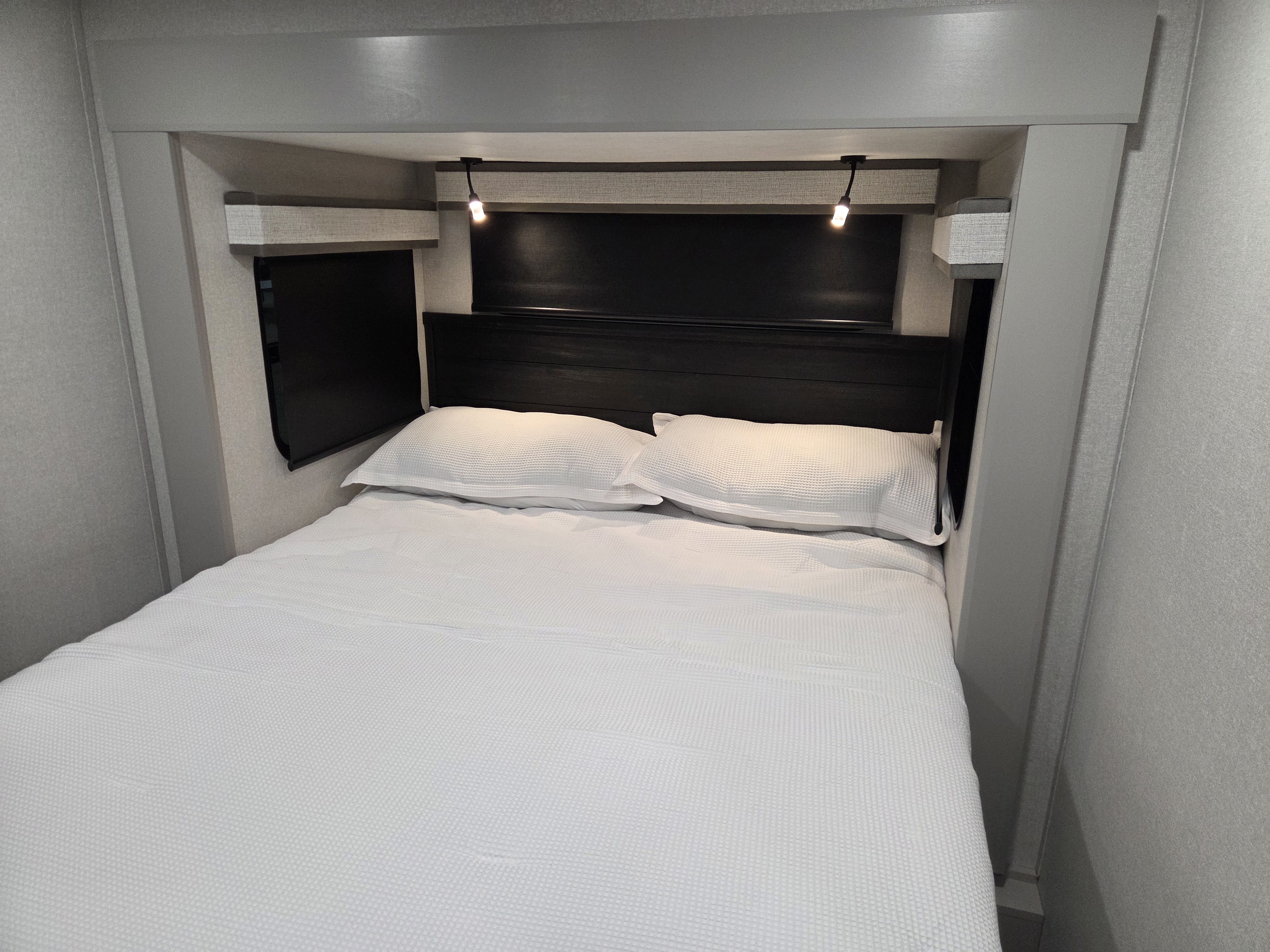2026 Jayco North Point 395DSDB - Image 14
