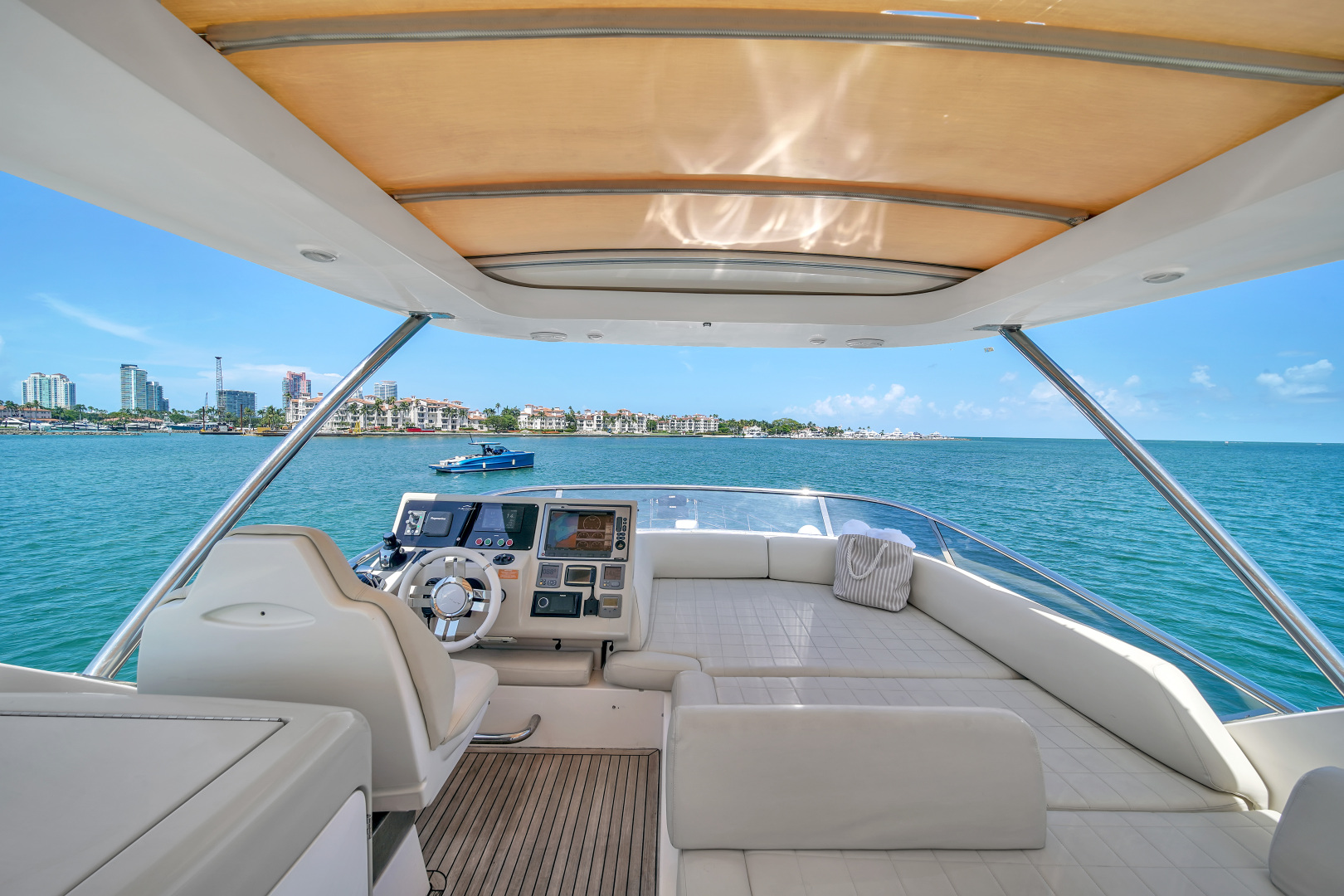 2012 Azimut 64 FLY - Image 40