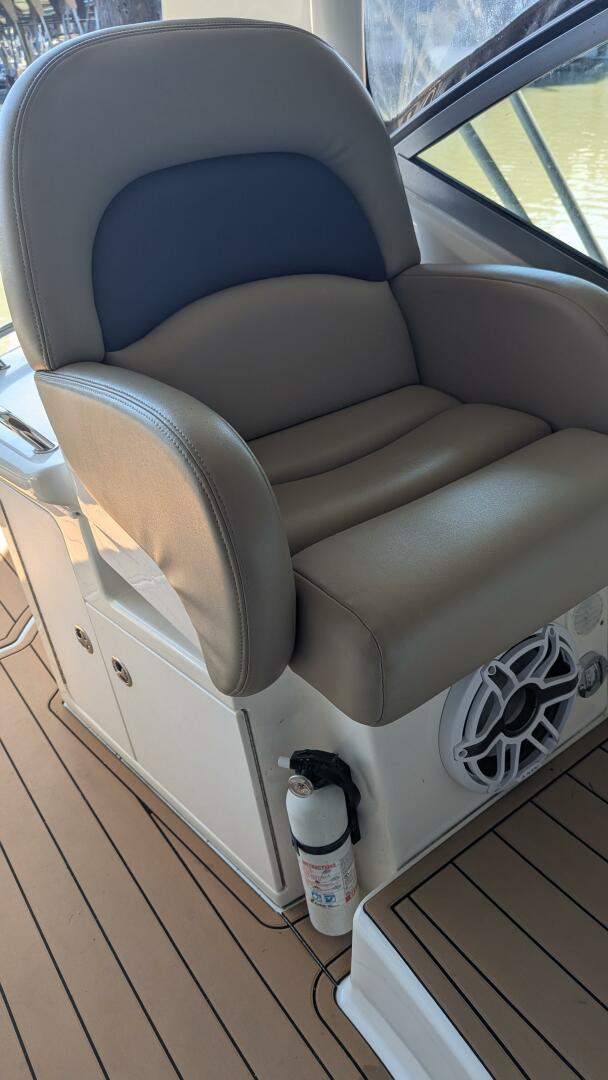 2004 Sea Ray 340 Sundancer - Image 13