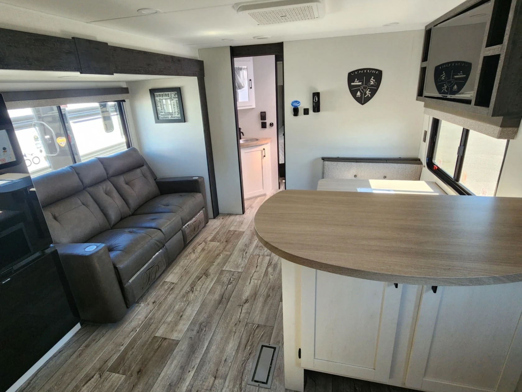2026 VENTURE RV SIENNA 231VRK - Image 13