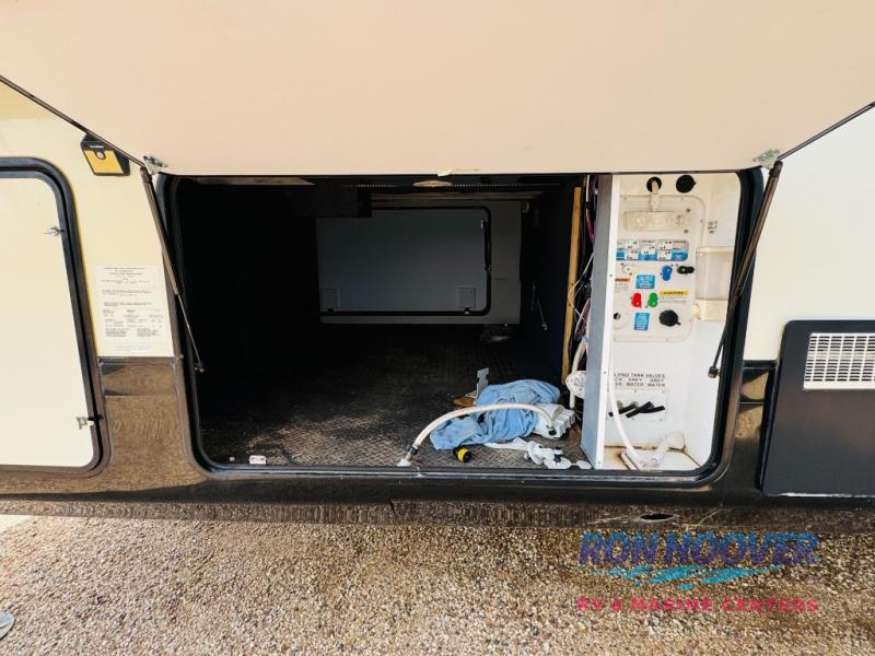 2017 JAYCO NORTHPOINT 387RDFS - Image 26