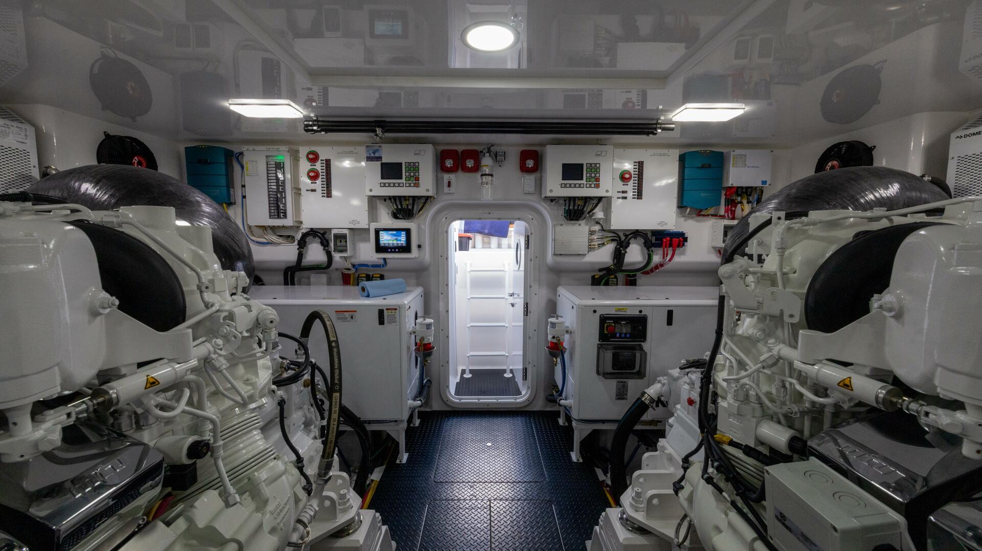 2025 Viking 82 Convertible - Image 58