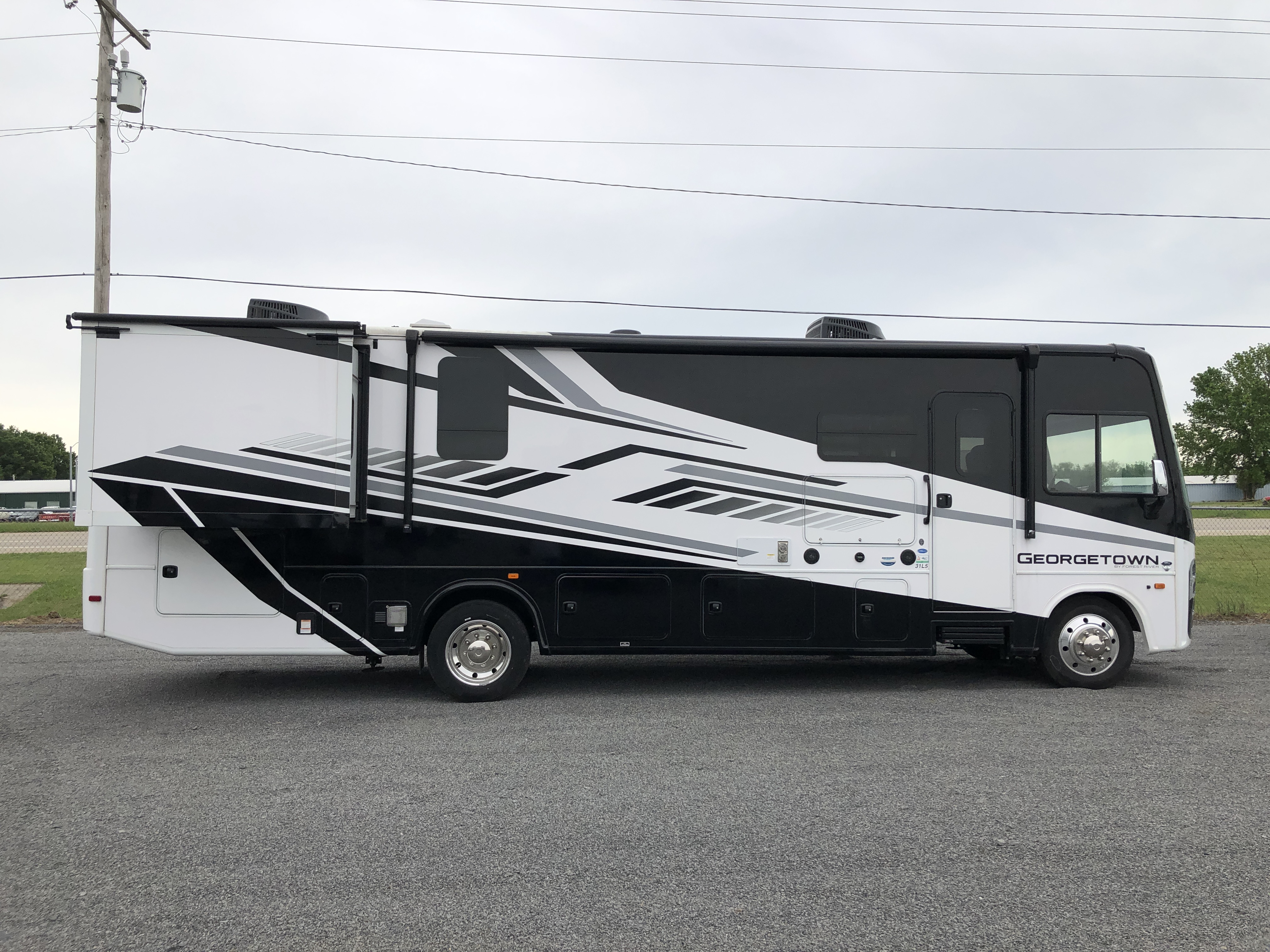 2024 Forest River Georgetown 5 Series GT5 31L5 - Image 7