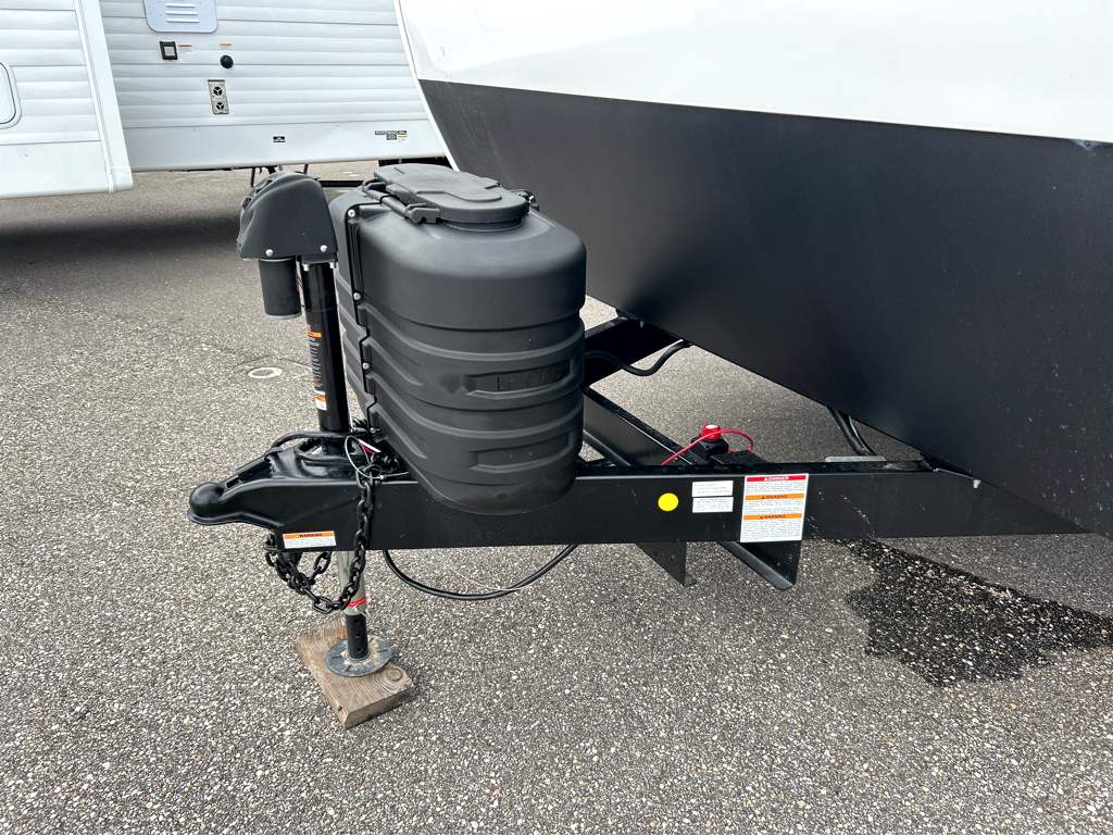 2026 VENTURE RV SIENNA 241VRD - Image 3