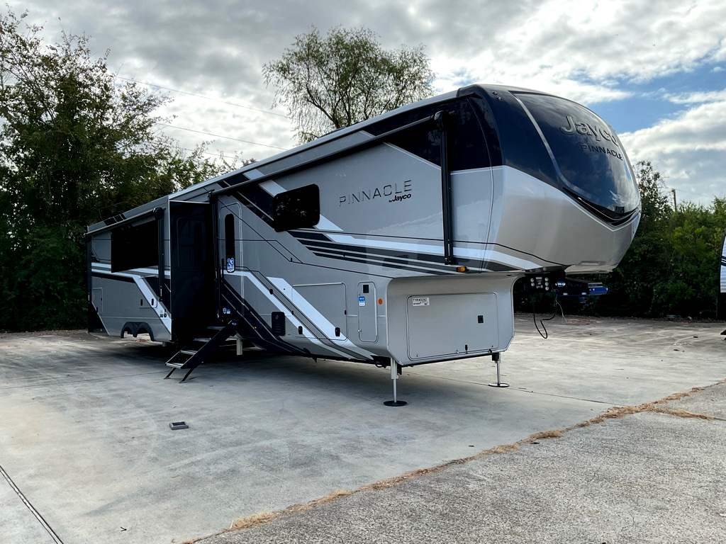 2026 JAYCO PINNACLE 38 FBRK - Image 1