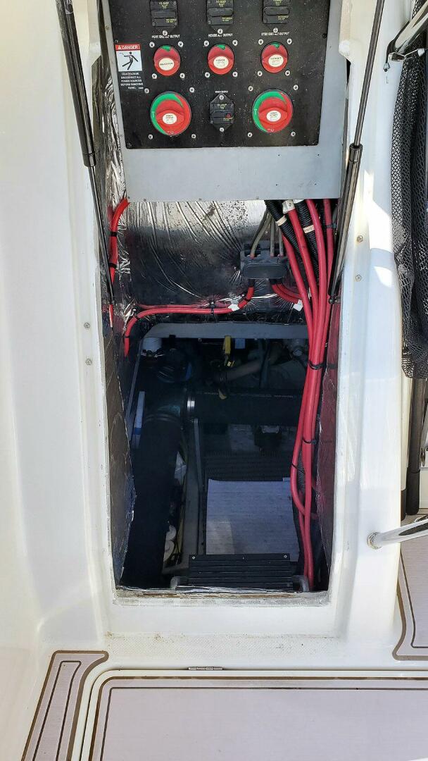 2004 Meridian 411 Sedan Bridge - Image 33